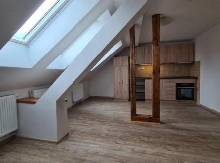 Pronájem bytu, 4+kk, 76 m²