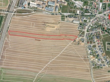 Rozlehlý pozemek s obrovským potenciálem ve Veselí nad Lužnicí