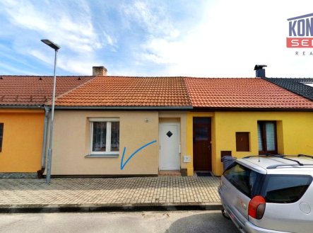 Pronájem rodinného domu  2+kk 32 m², zahrada 90 m² Lišov