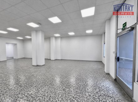 Pronájem obchodní prostory, 212 m²
