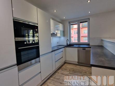 Pronájem bytu, 3+kk, 85 m²