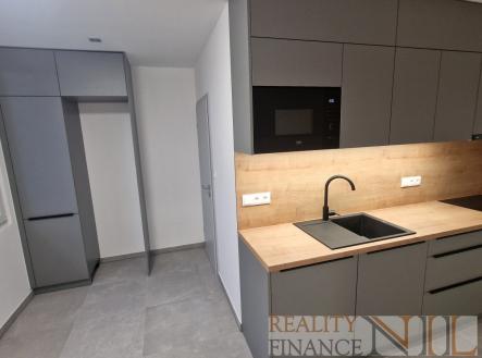 Pronájem bytu, 4+1, 75 m²