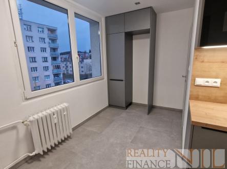 Pronájem bytu, 4+1, 75 m²