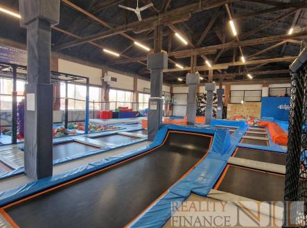 Pronájem komerčního objektu, sklad, 1 074 m²