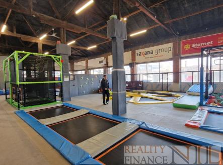 Pronájem komerčního objektu, sklad, 1 074 m²