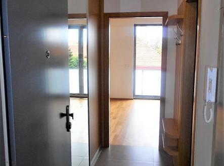 Pronájem bytu, 1+kk, 37 m²