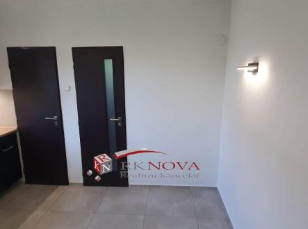 Pronájem domu/vily, 200 m²