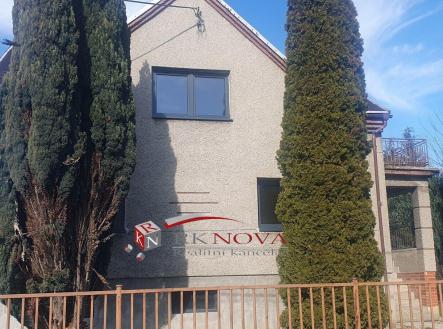 Pronájem domu/vily, 200 m² obrázek