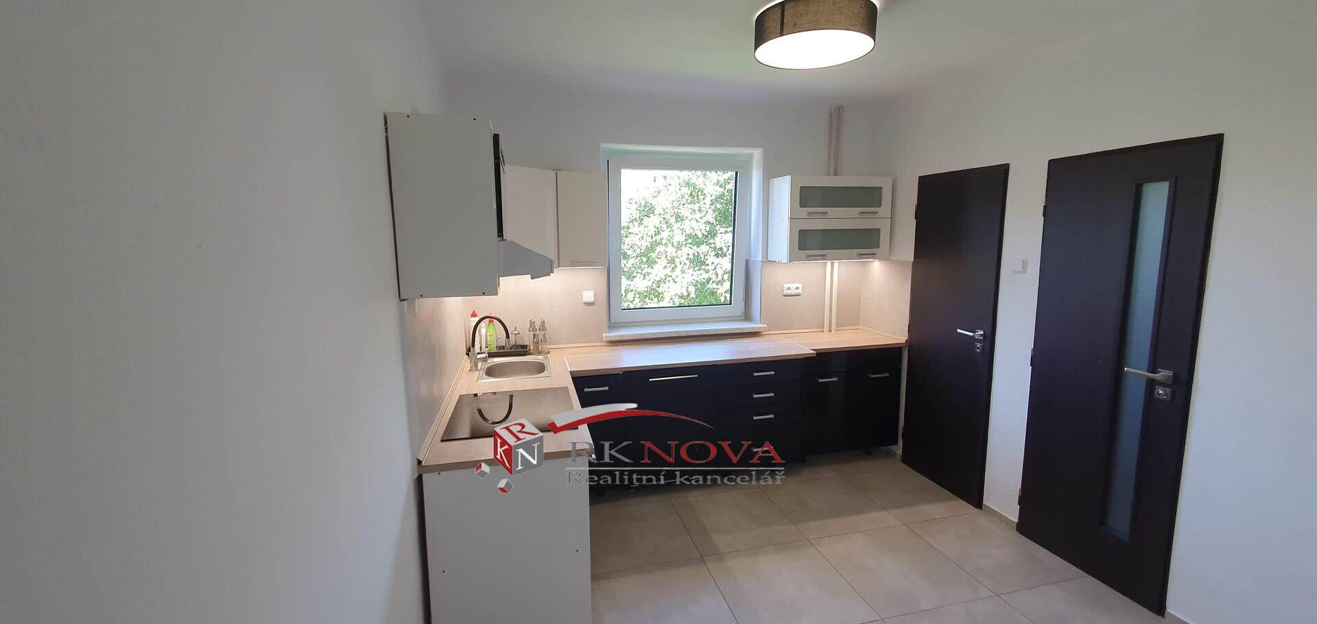 Pronájem RD 5+1 s garáží a terasou  v Karviné-Mizerově