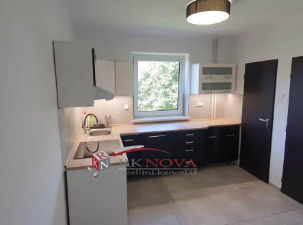 Pronájem domu/vily, 200 m²