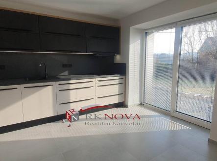 Pronájem domu/vily, 190 m²