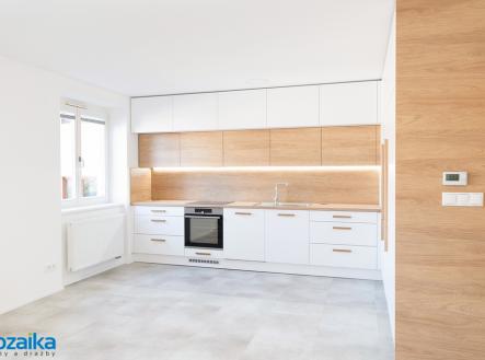 Pronájem bytu, 3+kk, 1 151 m²