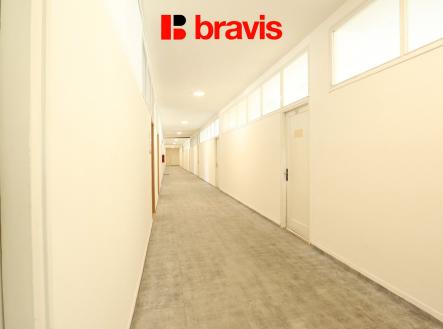 Pronájem kanceláře, 400 m²