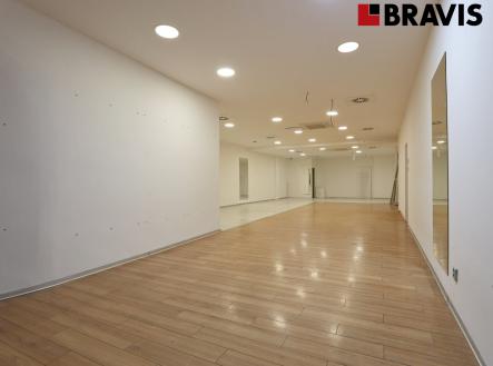 Pronájem - obchodní prostor, 451 m²