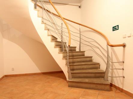 Pronájem obchodní prostor, 102 m²