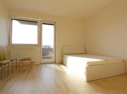 Pronájem bytu, 1+kk, 32 m²