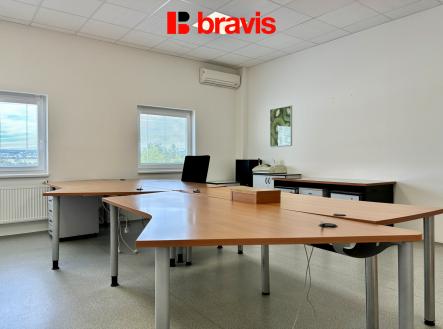 Pronájem kanceláře, 257 m²