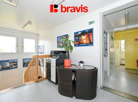 Pronájem komerčního objektu, sklad, 301 m²