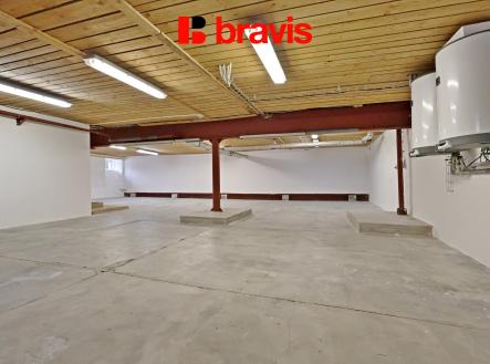 Pronájem obchodní prostor, 450 m²