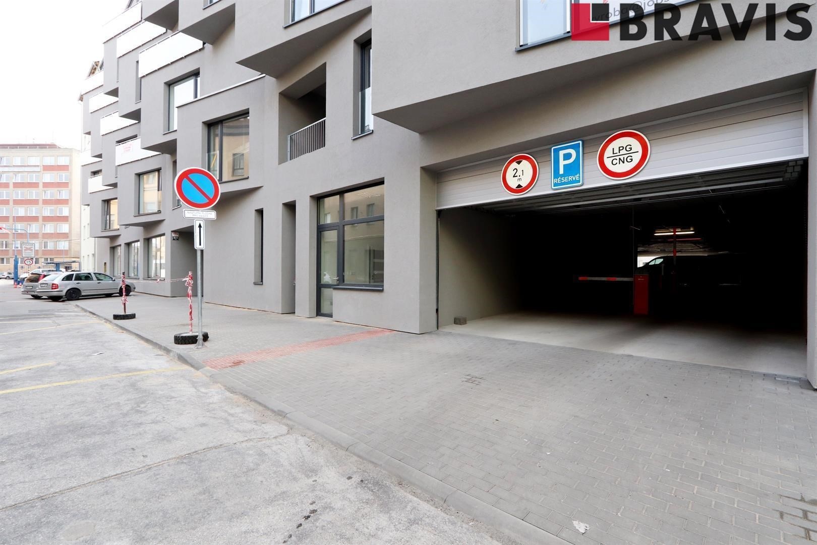 Pronájem dvou garážových stání, ul. Křenová, Brno - Trnitá