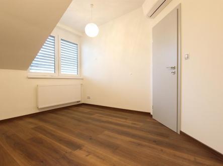 Pronájem bytu, 4+kk, 112 m²