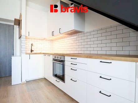Pronájem bytu 2+kk, u. Křenová, Brno - Trnitá, po rekonstrukci, zařízený
