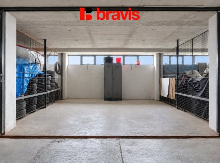 Pronájem garážového stání, Brno - Lesná, ul. Loosova