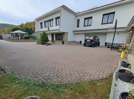 Prodej - dům/vila, 350 m² obrázek