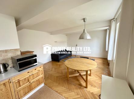 Pronájem bytu, 3+kk, 77 m²