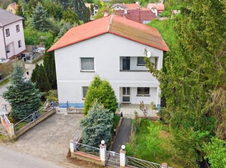 PRODEJ - Domu v Zadní Třebáni