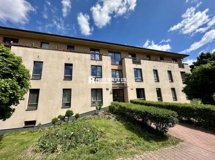 Pronájem bytu, 1+kk, 32 m²