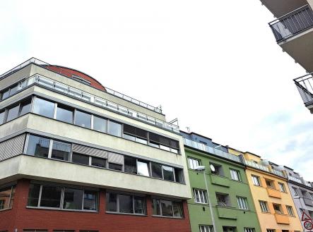 Pronájem bytu, 1+kk, 29 m² obrázek