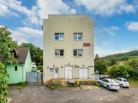 Pronájem - skladovací prostor, 245 m²