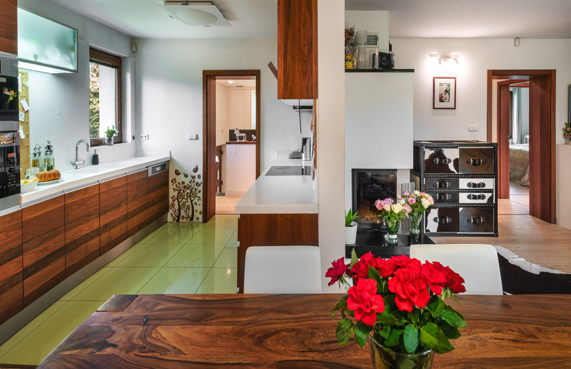 Rozlehlý pozemek 2041 m2 s rodinným domem, už. plocha domu 220 m2,  okrasná zahrady, Praha 5