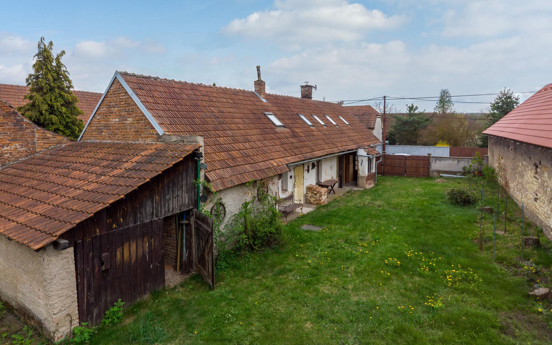 Prodej chalupy se zahradou 646 m²