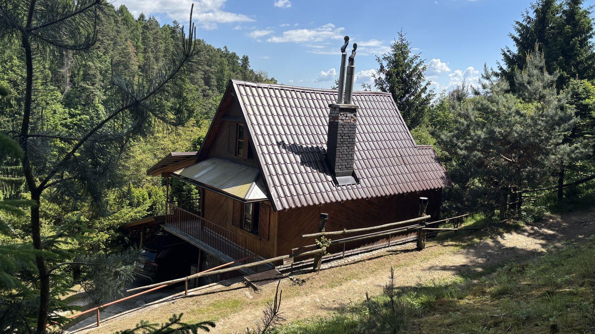 Prodej dvoupodlažního rekreačního objektu, terasa, garáž, pozemek 420 m², obec Olšany okr. Vyškov