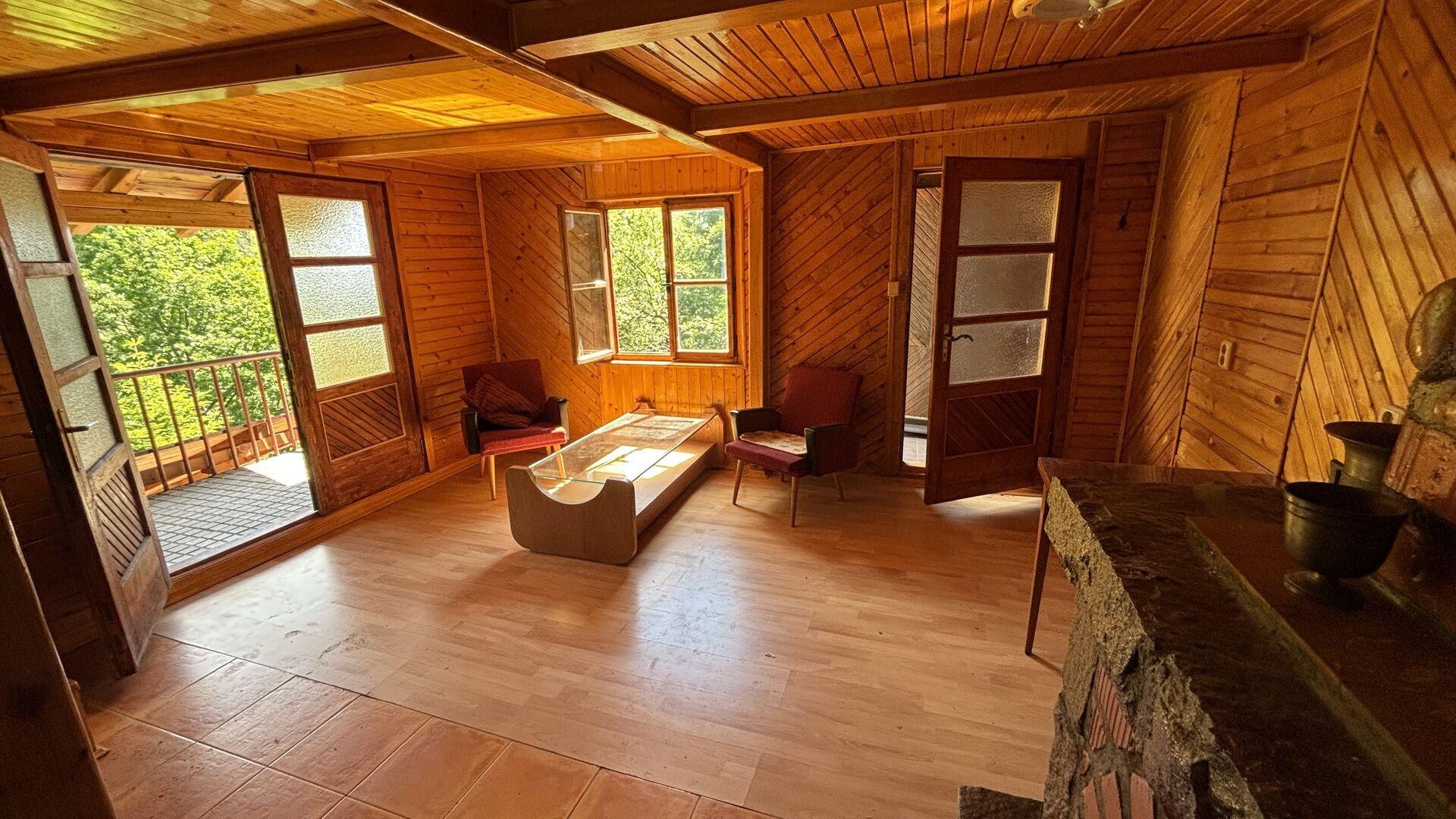 Prodej dvoupodlažního rekreačního objektu, terasa, garáž, pozemek 420 m², obec Olšany okr. Vyškov