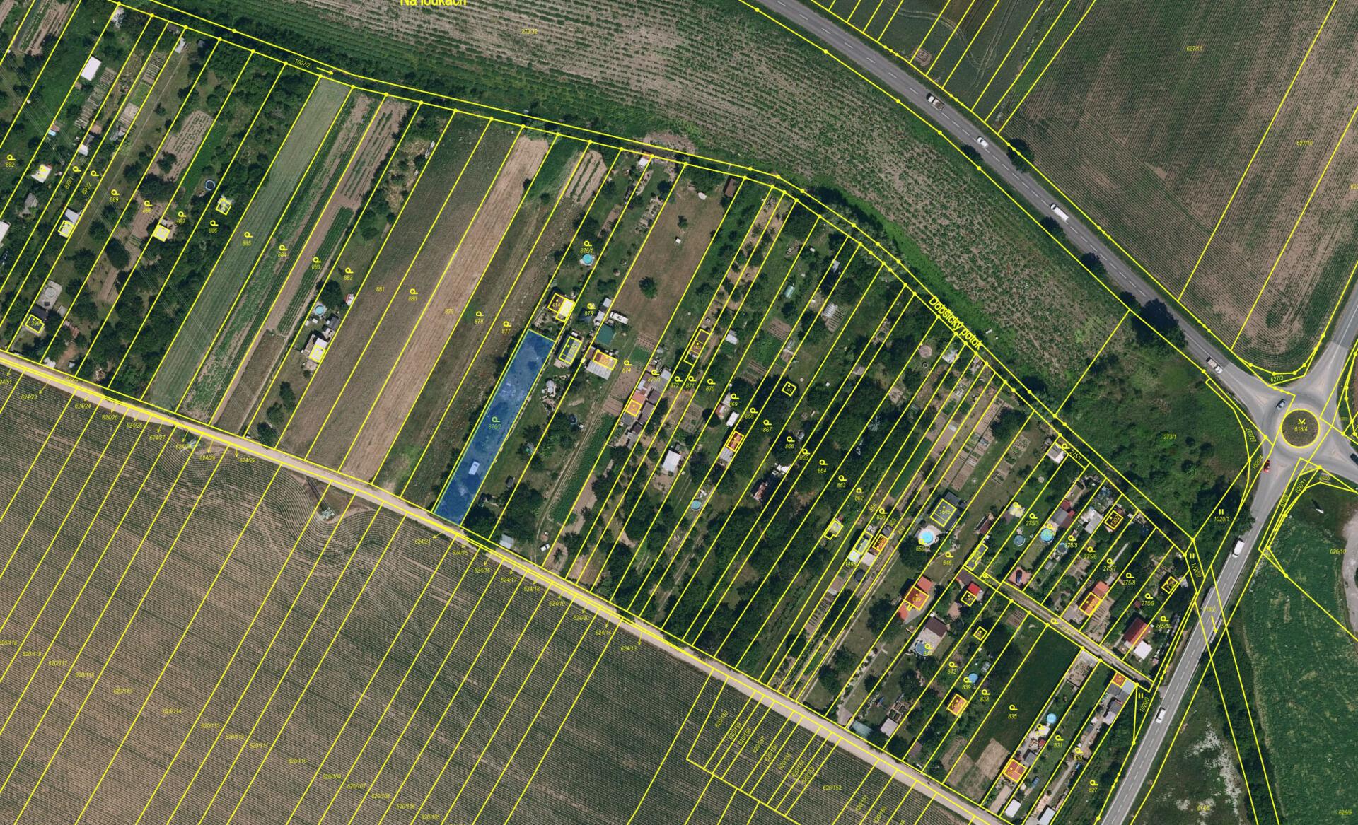 Zahrada s možností zástavby nemovitostí, výměra  parcely 789 m² , půdorys stavby 40 m², Znojmo