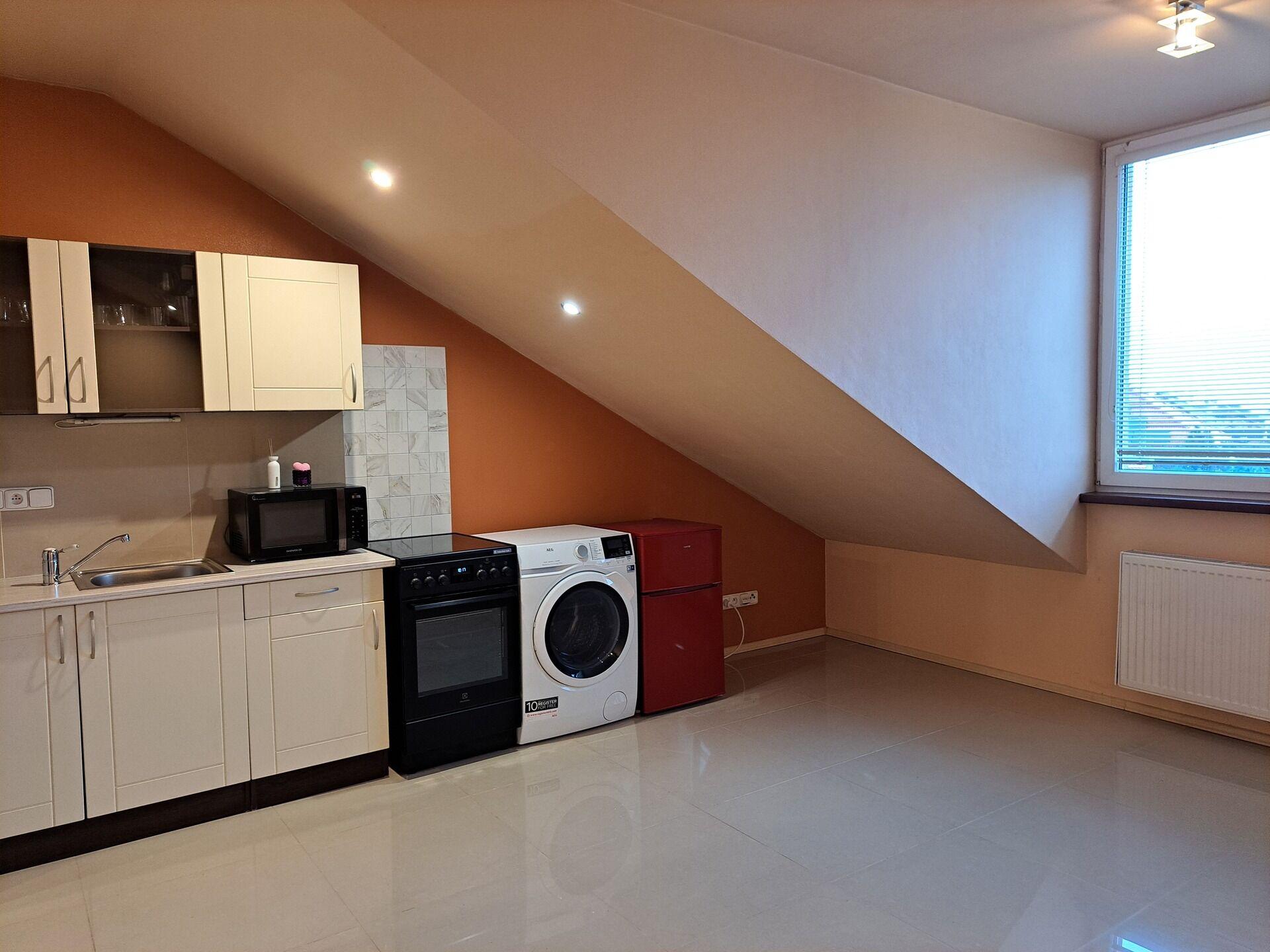 Pronájem bytu 1+kk, 24 m2, Praha 5 Zličín