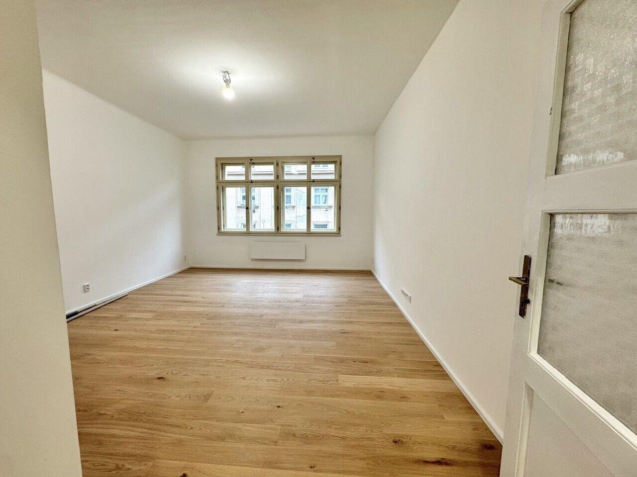 Krásný, zrekonstruovaný byt 2+kk, 58 m2, balkon, 3. patro, výtah, Vršovice, Praha 10
