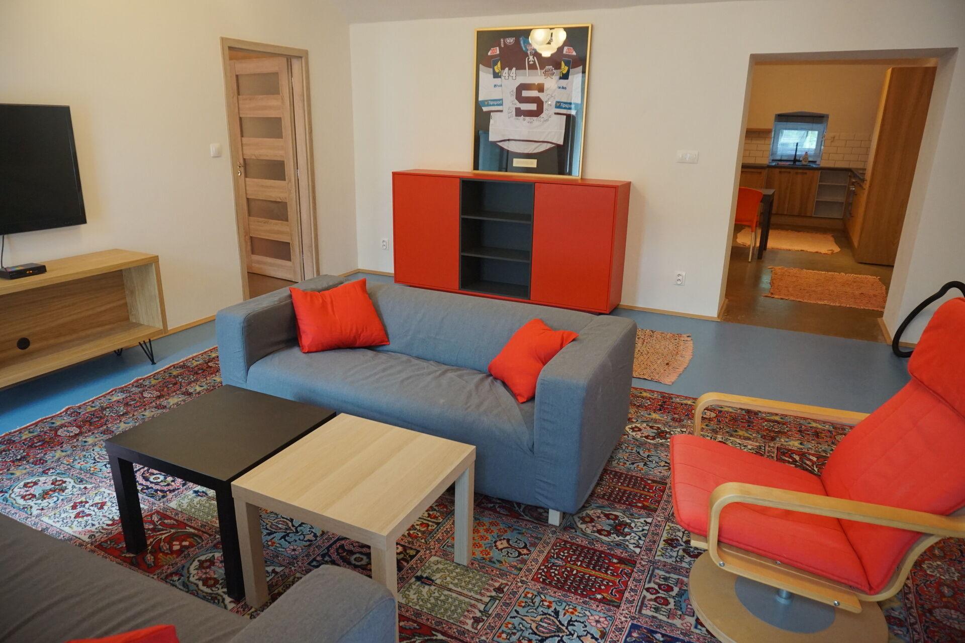 Pronájem rekonstruovaného 2+1 se zahradou,  80 m² , terasa 20 m2, zahrada 45 m2, Praha 6 - Letná