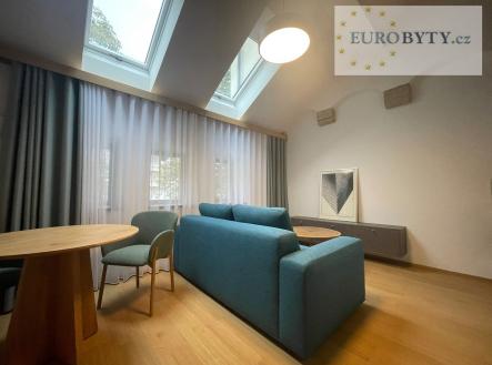 Pronájem bytu, 1+kk, 40 m²