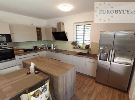 Pronájem - dům/vila, 142 m²