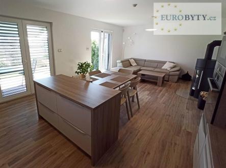 Pronájem - dům/vila, 142 m²
