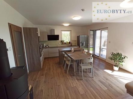 Pronájem - dům/vila, 142 m²