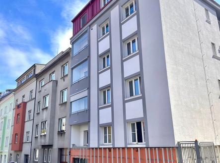 Prodej obchodní prostor, 74 m²