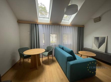 Pronájem bytu, 1+kk, 40 m²