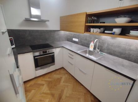 Pronájem bytu, 3+kk, 86 m²