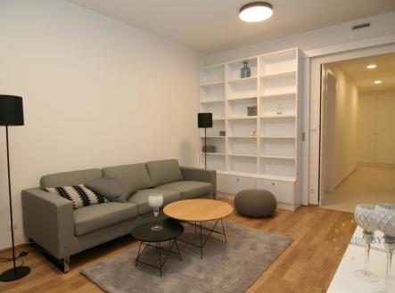 Pronájem bytu, 2+kk, 64 m²