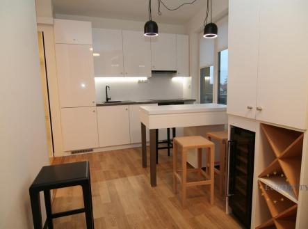 Pronájem bytu, 2+kk, 64 m²